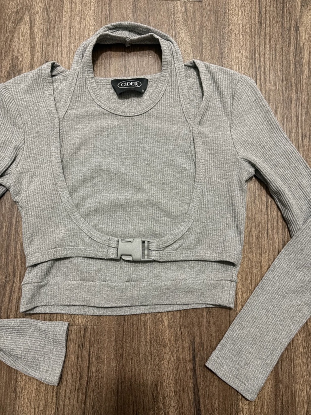 Cider Ribbed Cutout Buckle Crop Top in Heather Gray